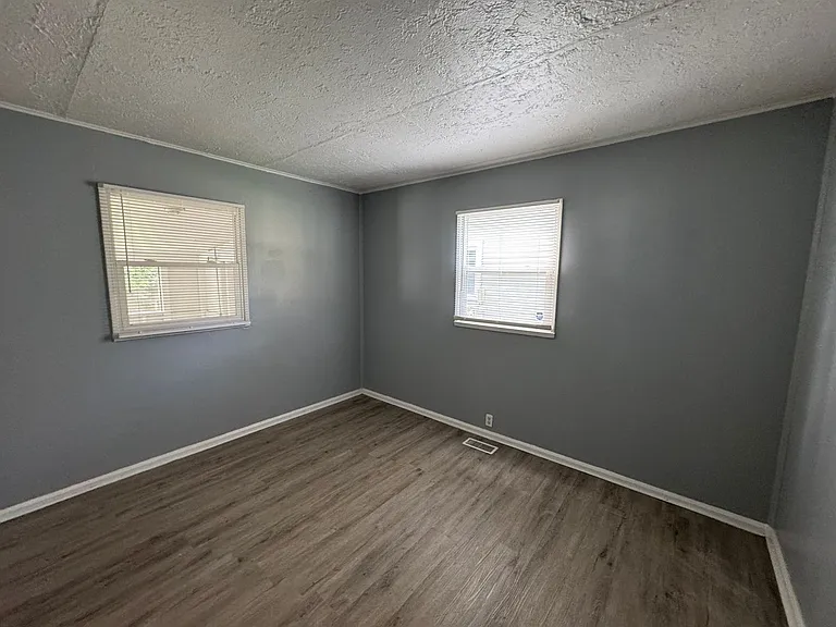 2029 N Goodlet Ave — Photo 12