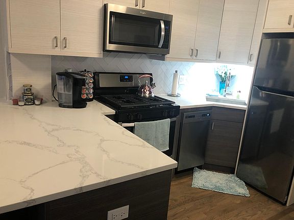 2nd image of 5954 N Winthrop Ave APT 3E