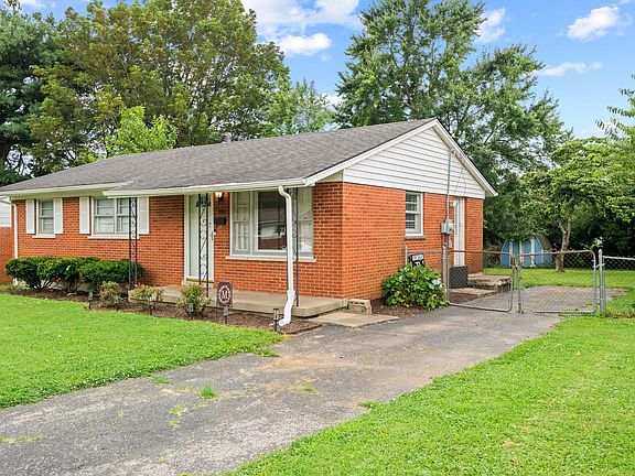 3rd image of 646 Leslie Dr