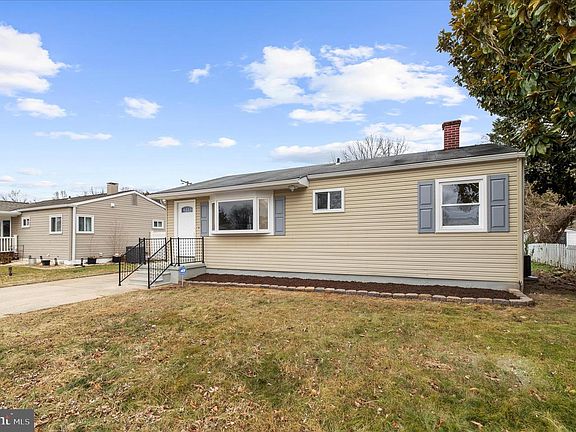 3rd image of 7831 Overhill Rd