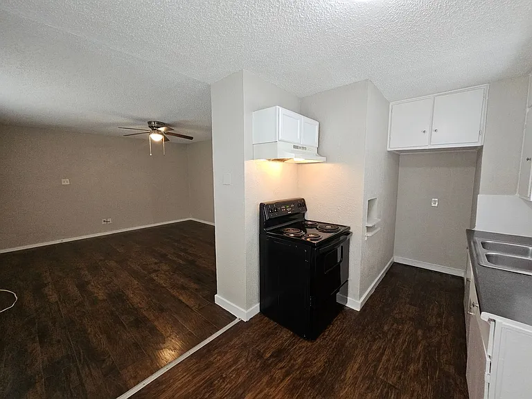 6403 Hollis Ave — Photo 4