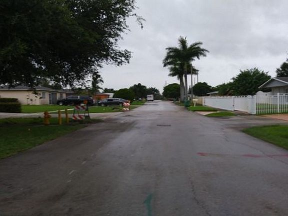 4th image of 3725 NW 203rd St