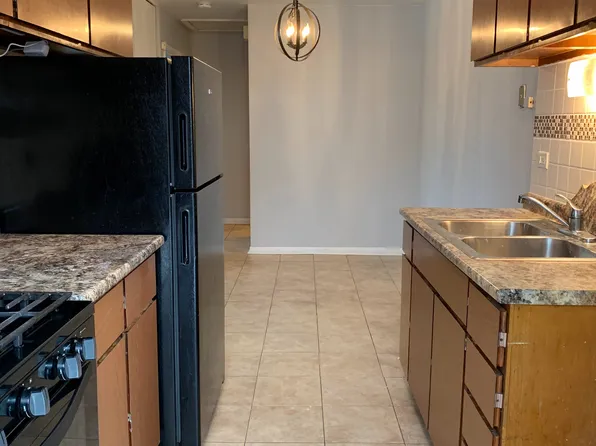 64 E Fullerton Ave APT B, Addison, IL 60101