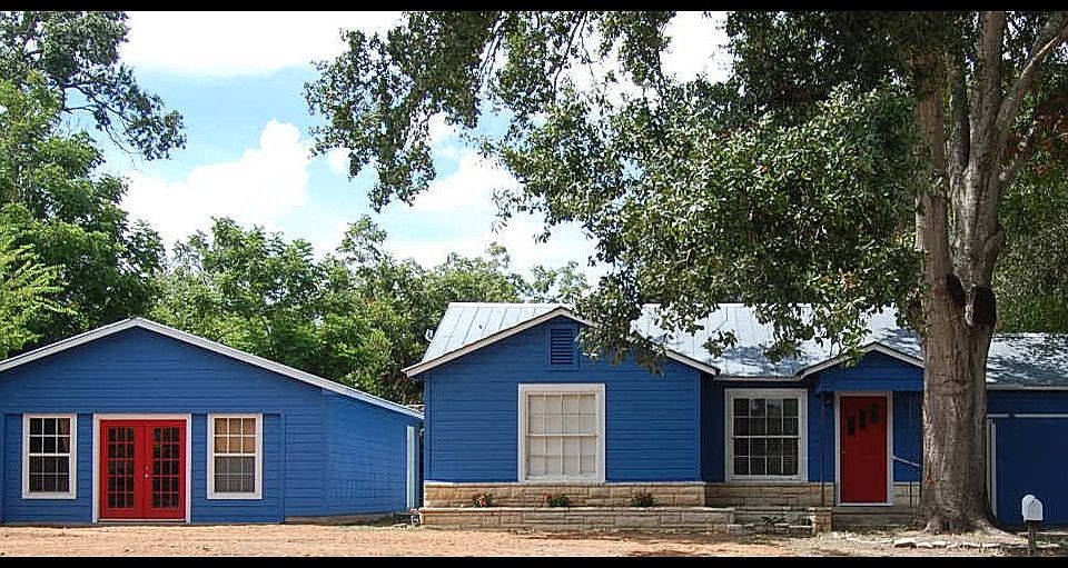 1st image of 605 Main St