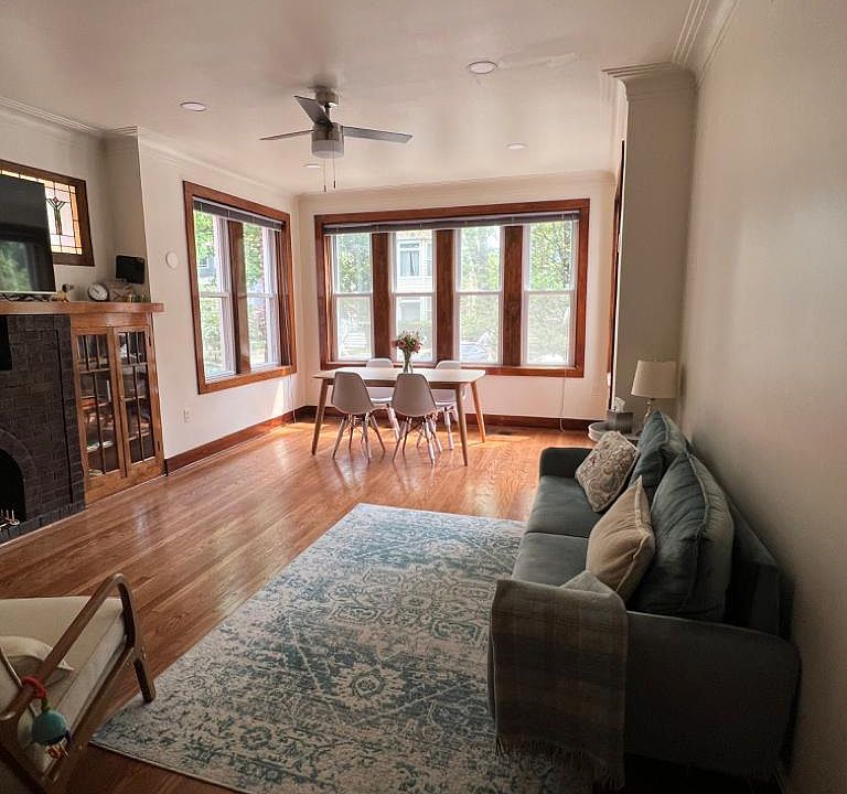 1st image of 3614 N Greenview Ave #1F