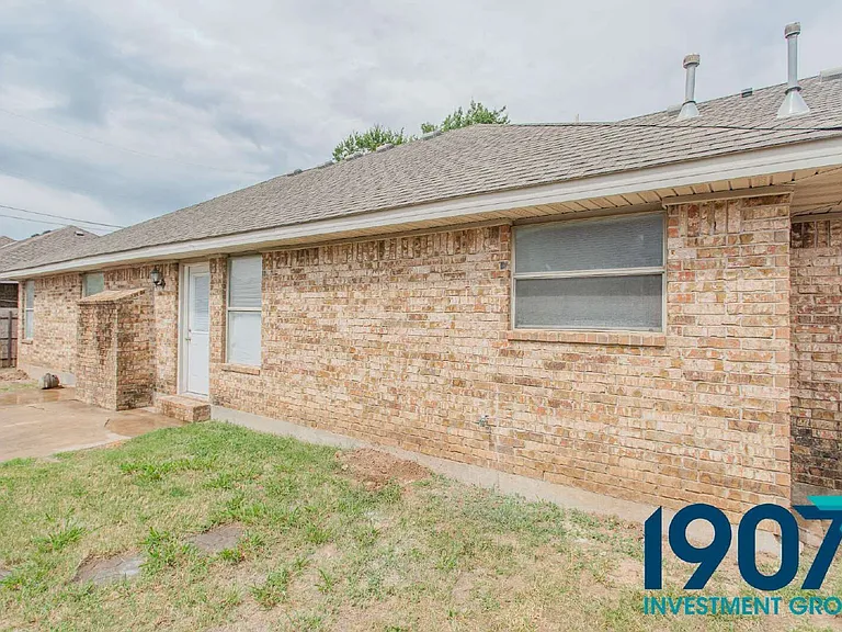 1540 N Santa Fe Ave — Photo 29