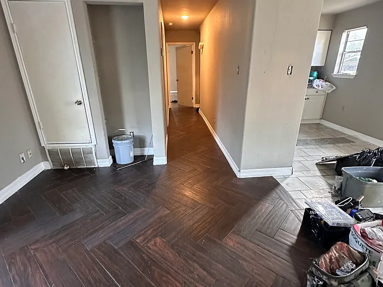 3401 Milbrad St — Photo 2