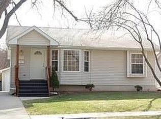 681 40th St, Des Moines, IA 50312