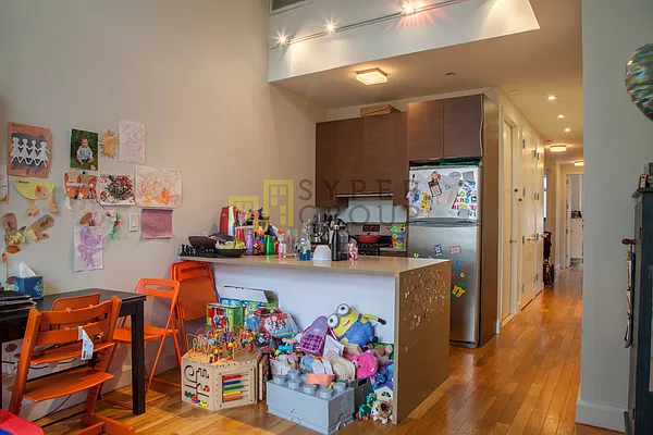 Rented by The Syper Group | media 21