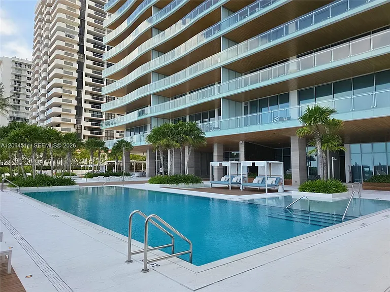 5775 Collins Ave #405 — Photo 42