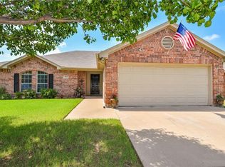 969 Mesa Vista Dr, Crowley, TX 76036