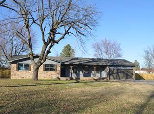 320 W Willow Ave, Farmington, AR 72730