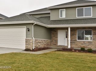 16438 Zausa Dr, Crest Hill, IL 60403