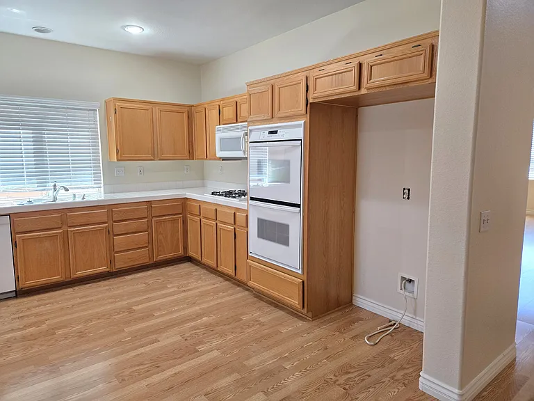 29270 Wrangler Dr — Photo 4
