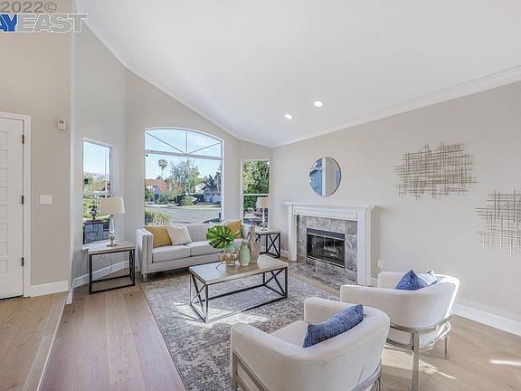 3rd image of 40712 Ondina Pl