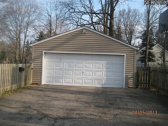 2nd image of 448 N Main St