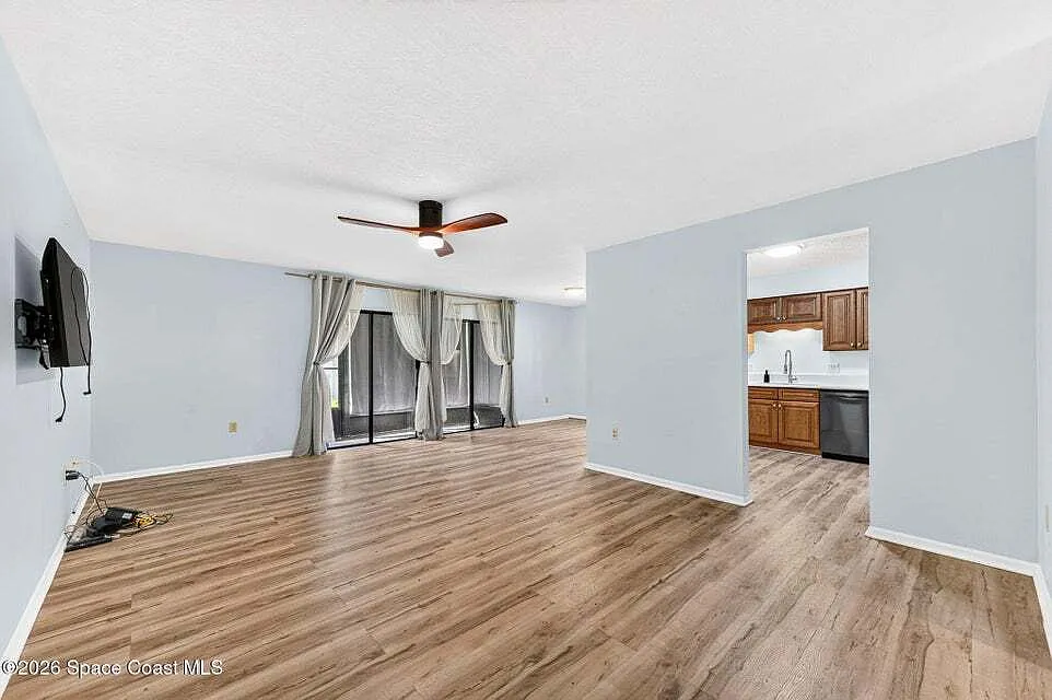 9000 York Ln — Photo 2