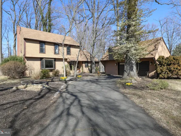 261 N Tamenend Ave, Doylestown, PA 18901