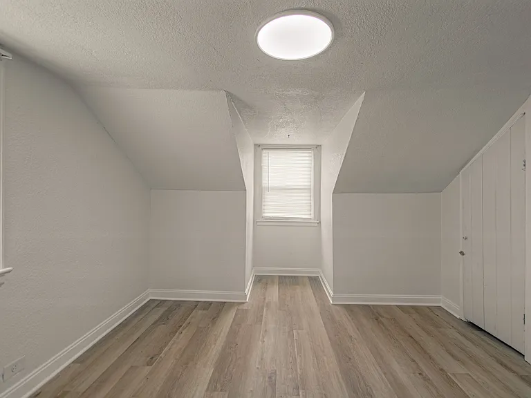 7800 Jefferson St — Photo 22
