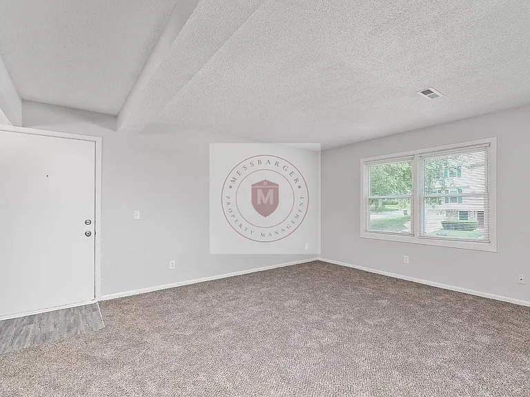 216 NW Vesper St — Photo 11