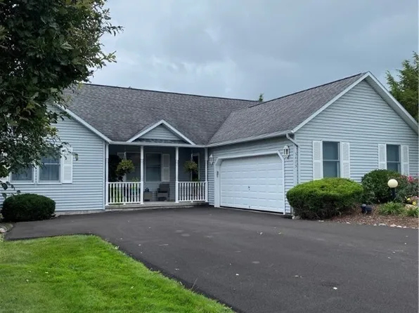 5475 Pebble Beach Dr, Camillus, NY 13031