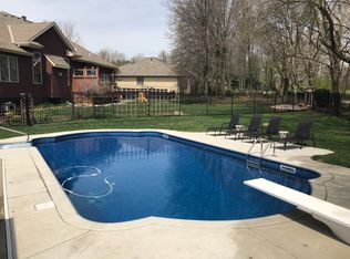 1805 NE Goshawk Ct, Blue Springs, MO 64014