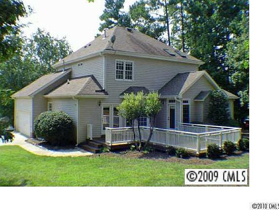 3rd image of 226 Fernbrook Dr