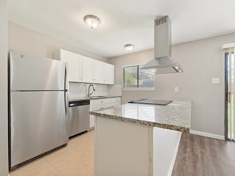 17615 Autumn Hills Dr — Photo 11