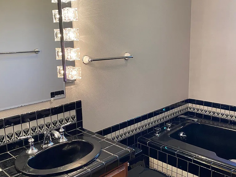 Bathroom 1 main level
