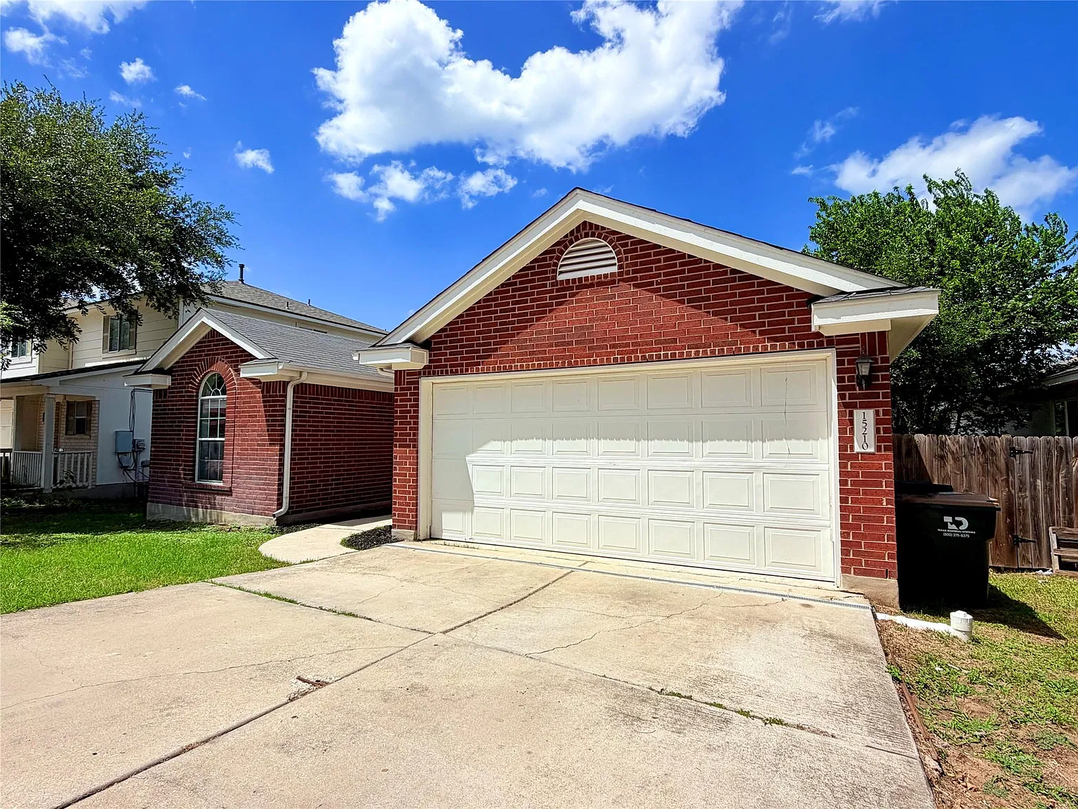 3 bed, 2.0 bath, 1630 sqft, $2,000 — Photo 2