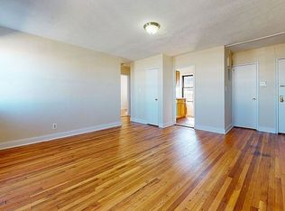 20-64 20th St #3A, Astoria, NY 11105