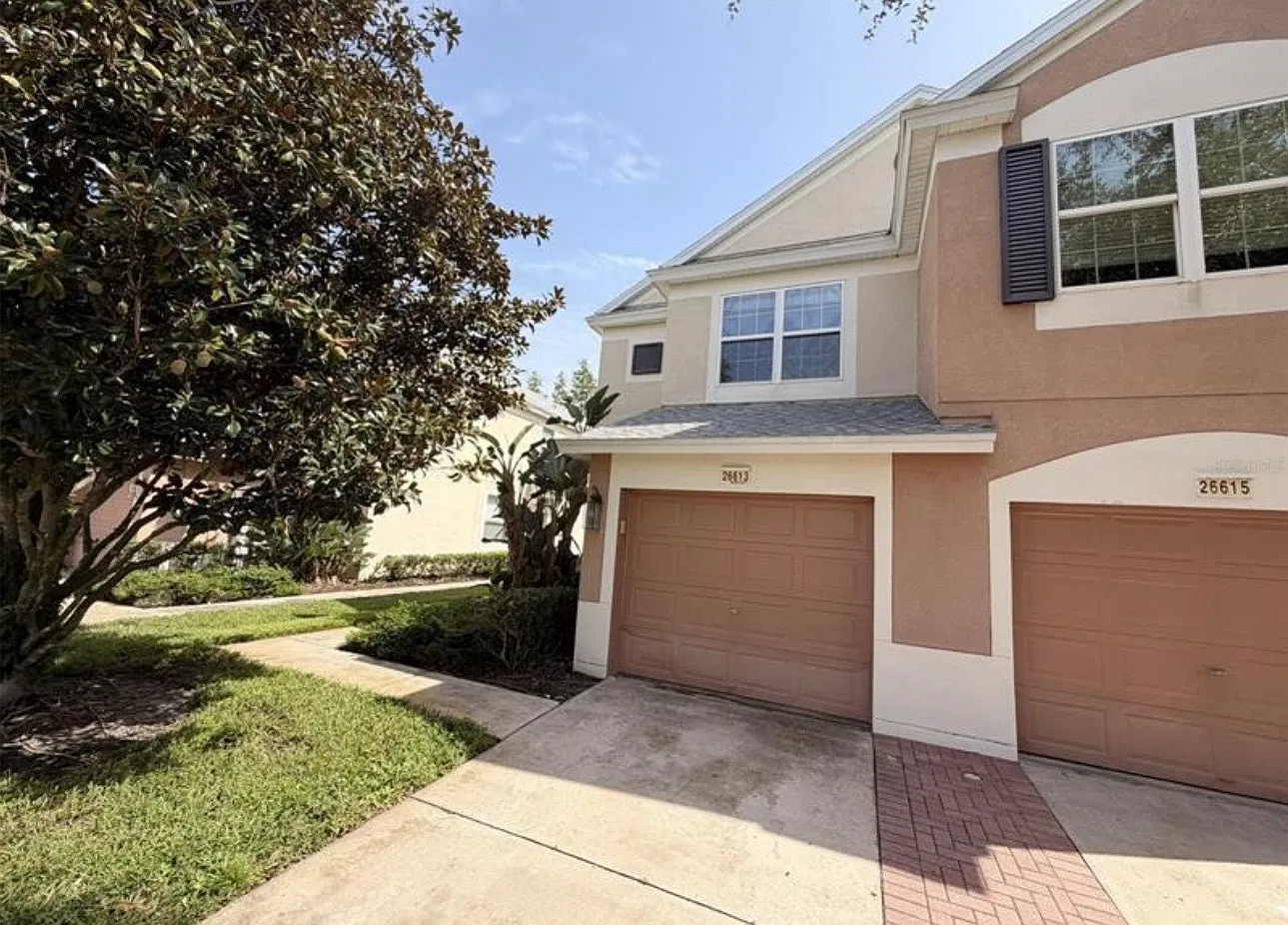 3 bed, 2.5 bath, 1545 sqft, $2,050 — Photo 2