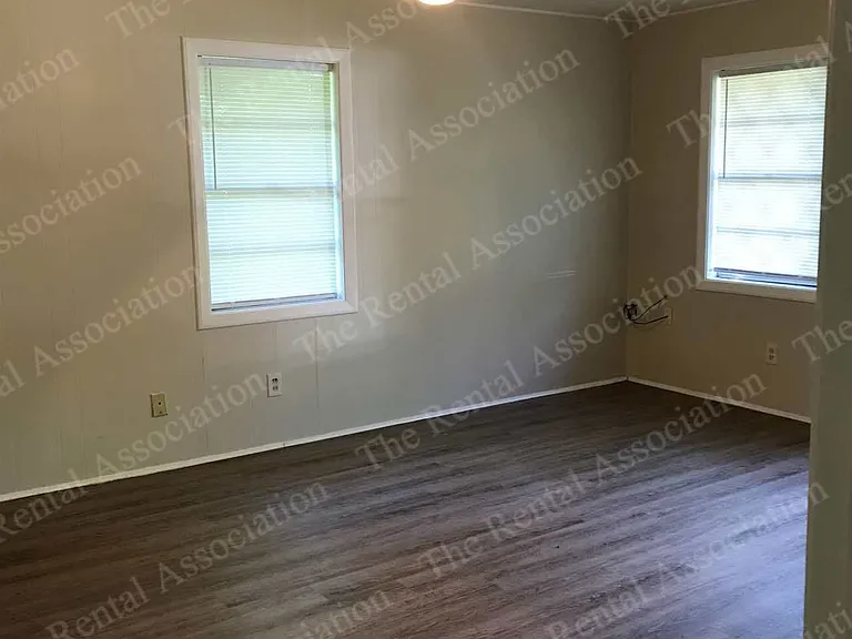 208 Tennessee St — Photo 18