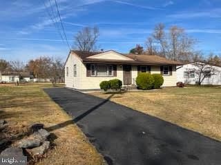 2nd image of 416 Magnolia Rd