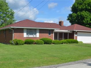 406 Strawberry Ln, Apollo, PA 15613