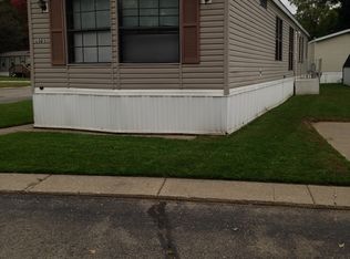 1507 Coachlight Ct, Flint, MI 48532