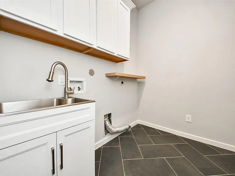 2901 Apple Rose Ln — Photo 36