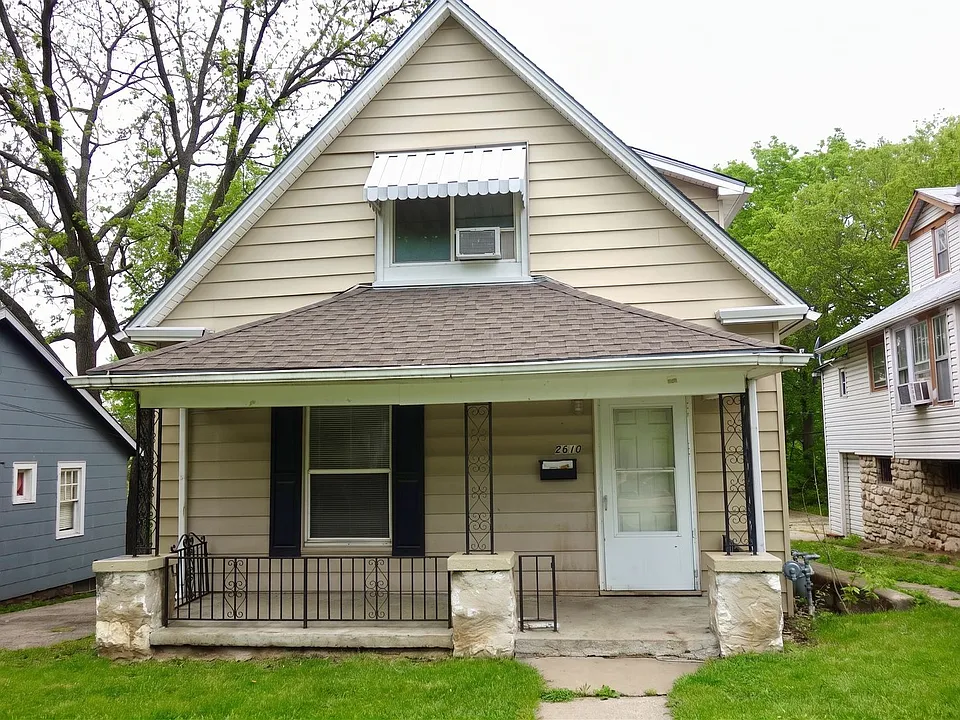 2610 Quincy Ave