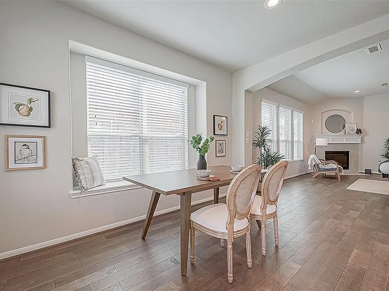 1711 Dominion Heights Ln — Photo 3