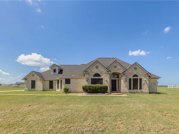 3575 N Country Dr, Bryan, TX 77808