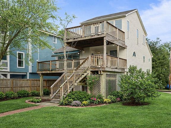 2nd image of 131 Oak Rd