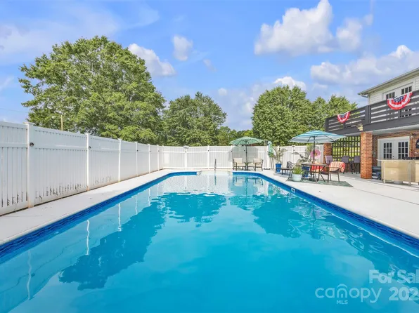 1 Plaza Dr, Granite Falls, NC 28630