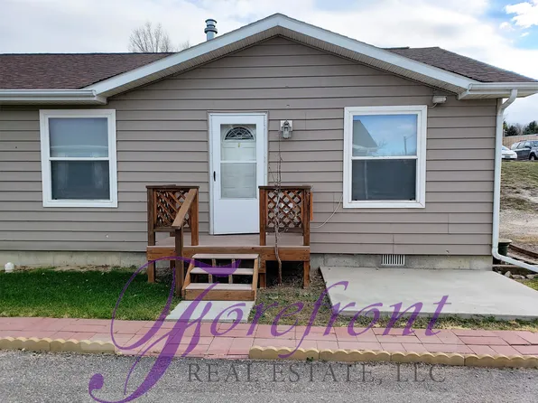 740 S 4th St #1, Glenrock, WY 82637