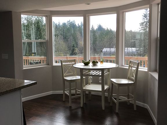 Breakfast nook