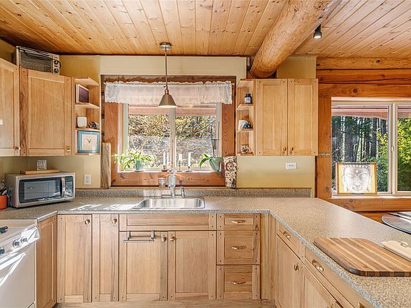 4th image of 1780 Stalker Rd