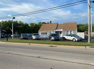 2161 N Rand Rd, Palatine, IL 60074