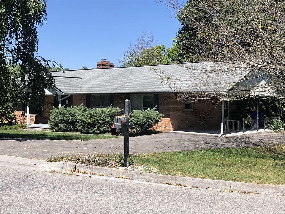 1st image of 303 Fincastle Dr