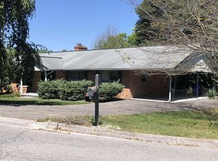 303 Fincastle Dr, Blacksburg, VA 24060