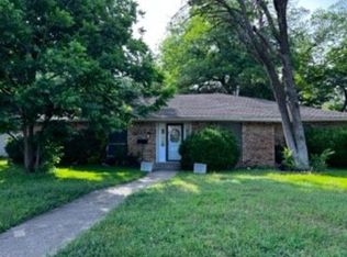 5015 Ashbrook Rd, Dallas, TX 75227