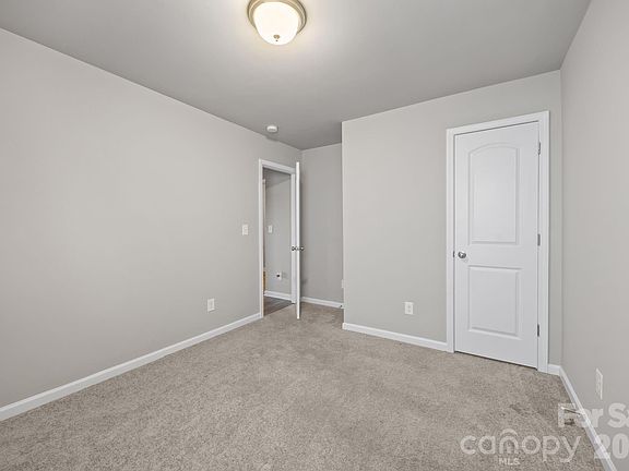5th image of 1219 Amberlight Cir
